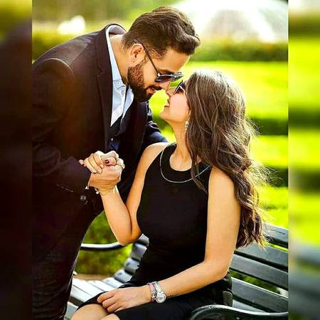 *"___میں نے دی ہے اشاروں میں اجازت تجھکو* 😍
 *مانگنے سے نا ملوں تو چرا  لینا مجھ کو* 😍