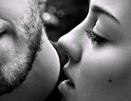 تو مجھ سے لپٹنے کا وعدہ تو کر-_❣️
میں سردیاں لے آؤں گا-__😍😘🙈🙈
- H∆mzıı.. 🤹♂️�