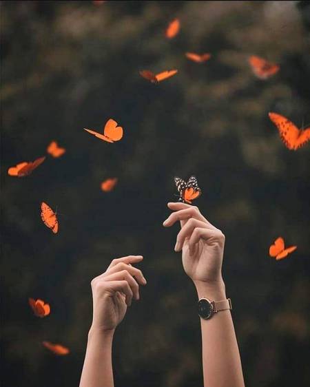 "وہ پاس ہو تو شُکر ،دور ہو تو صبر ہے
محبت ہو یا عقیدہ قبلہ بدل لینا کُفر ہے...😊