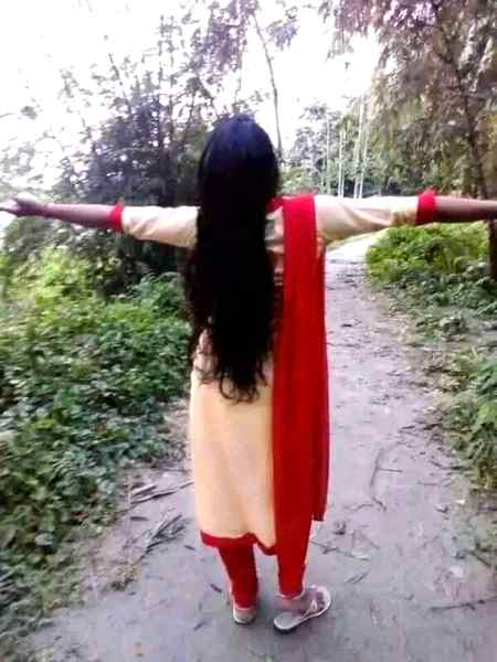 تمھاری ناراضگی کے ڈر سے میں جو ہر بات مان لیتا ہوں..
کبھی تم کو محبوب سمجھ کرکبھی خود کو مجبور سمجھ کر....