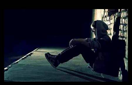 Khamoshian' bewja nhi hoti.. Kuch drd ese b hote hain' jo awaz cheen lete hain