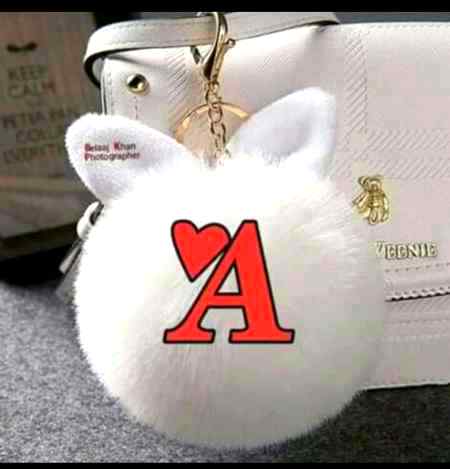 کسی نے ہنس کر پوچھا کبھی عشق ہوا تھا❤

ہم نے غمگین آنکھیں اوپر کی اور مسکرا کر بولے آج بھی ہے.❣💔