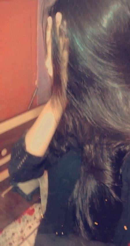 میرے جنازے کے پیچھے سارا جہاں نکلا
بس اک وہی نہ نکلا جس کے لئے جنازہ نکلا
Um e Hani Rajpoot