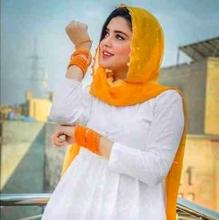 اپنی زات کا صدقہ دینا پڑے گا مجھے😍😍
بڑے ہی غور سے دیکھا ہے کسی نے آج مجھے ❤️❤️