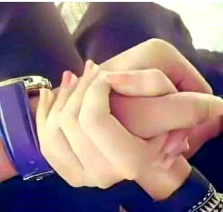 کوئی نہیں جان سکتا کہ ایک مسکراتا ہوا شخص.
اپنے اندر کتنی جنگیں لڑ رہا ہوتا ہے. 🔥 💯