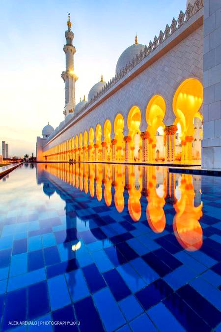 The Shahik Zayad Grand Mosque in Abu Dhabi 💕💕