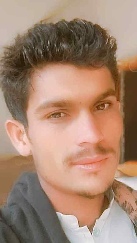 اترا نہی وہ دل سے کوشش کے باوجود اک شخص میری زات پر بھاری ہے اس قدر