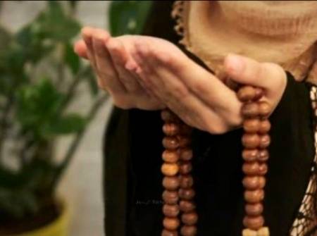 جن کی نظروں میں ہم برے ہیں
خدا ان نظروں کی بھی خیر کرے