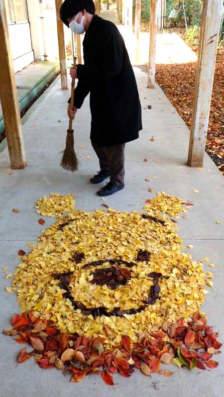 An artist can find the way 😅
