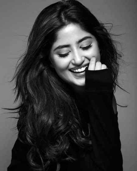 Murshad ab hmara ghar py dil nhi lgta. .😦😦..murshad ab hmy shopping krni h or pizza khana h...😛😙