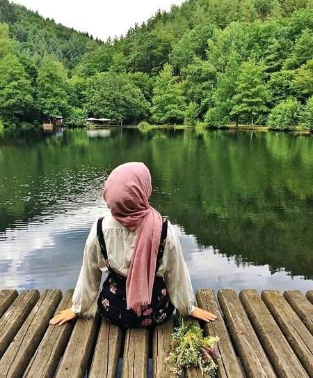 عجیب فلسفہ ہے کہ لفظوں سے ہی خاموشی ٹوٹتی ہے اور لفظ ہی خاموش کر دیتے ہیں