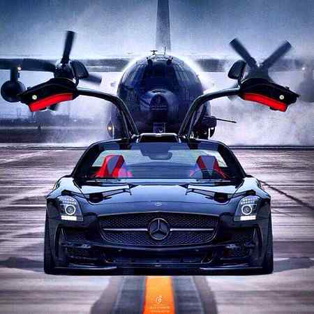 Mercedes SLS infront of a Hercules😎