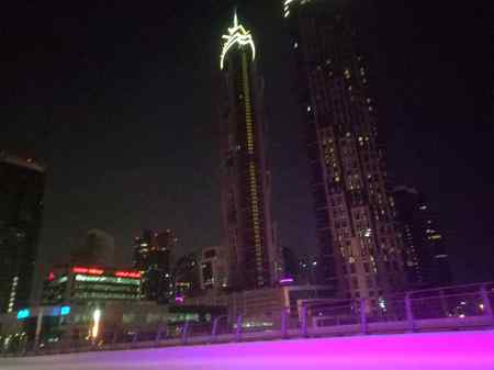 Pakistan mia bethy dubai dekh lo