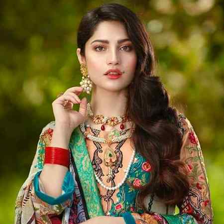 Neelam  Muneer..