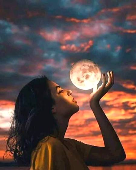 میں اُس ہتھیلی پہ روشن ہوا اور اس کے بعد
وہی ہوا جو _____چراغوں کے ساتھ ہوتا ہے!