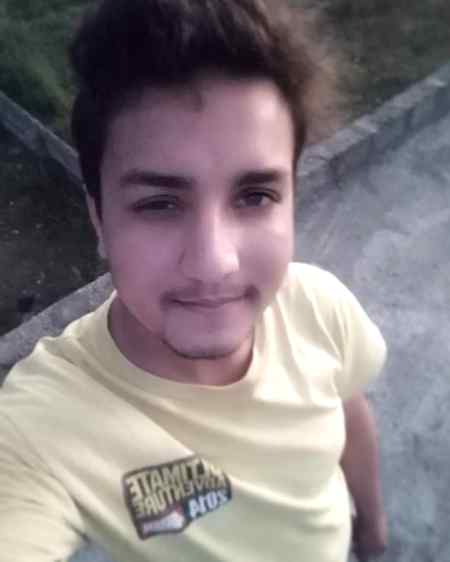 Asy cut larka pahla kabi kise na dakha h kiya😉