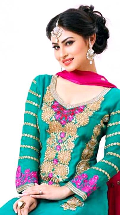 Mouni Roy