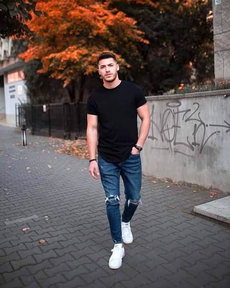 نخرے تو میں اپنے بھی نہیں جھیلتا
تو تُو کس کھیت کی مولی ہے
itx My attitude  👉😎