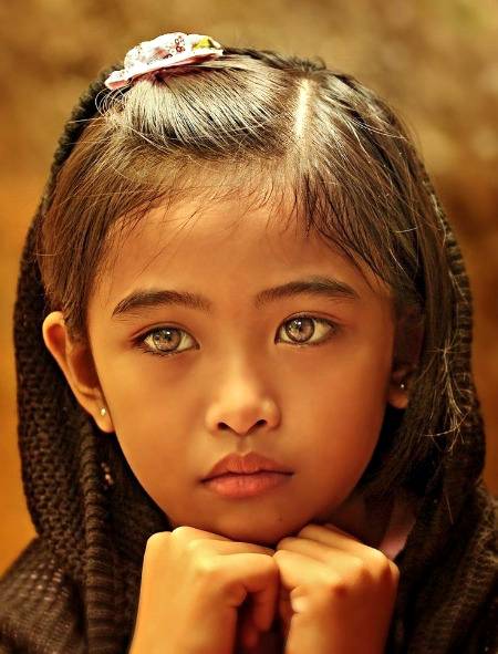 I found my lost childhood in her eyes...couldn't stop myself for sharing this image...