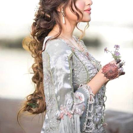 بہت عجیب تھے کم بَخت ــــ  بُھولتے ہی نہیں 
 وہ چند روز جو ـــــ تیرے ساتھ  گزارے ھَم نے...!