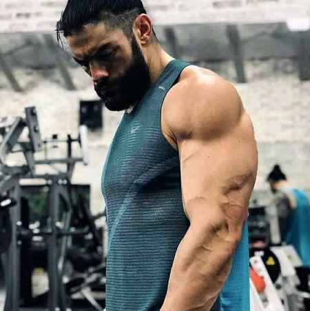 تو بھی نہ مل سکا ہمیں،عمر بھی رائیگاں رہی 🕷💔
تجھ سےتوخیر عشق تھا،خود سے بڑےگلےرہے❤🙏
