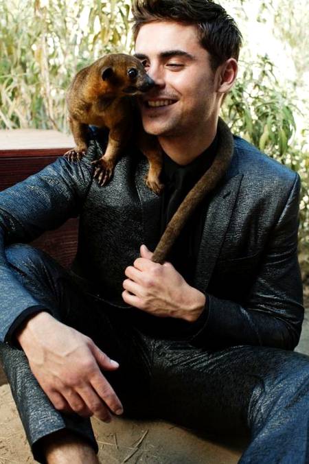 Ho jain baduain maiRI DostOo! Galat _Ab Un Py Koii Harf Na Ayea Khuda KrY ?