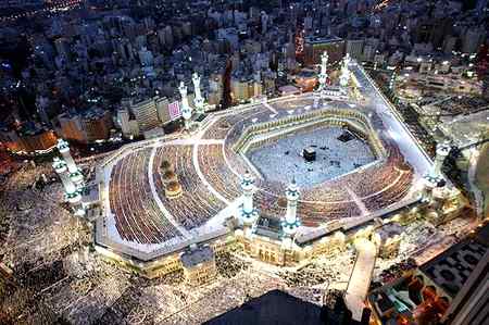 Kaabay pr paree jb pahle nazr kya cheez hay dunya bhool Gaya . Allah Hafiz
