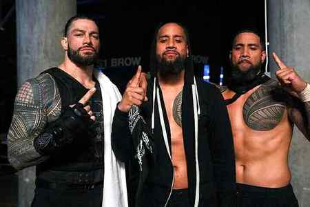 Reigns with his cousins the ousos😘😍