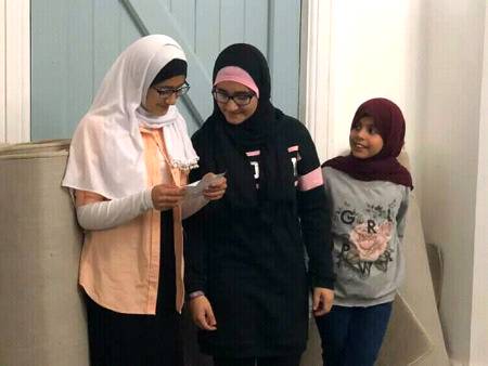 کچھ رشتے ایسے ہوتے ہیں جنہیں ہم کبھی کھونانہیں چاہتےہر ممکن کوشش کرتے ساتھ نبھانے کی لیکن کبھی کبھی وہی رشتے بار بار ازیت دیتے بہت تکلیف دیتے آنسوؤں کا سبب بنتے روز چھوڑ جاتے ناسوربن جاتےاور جب جسم کا کوئی حصہ ناسور بن جائے تو اسے کاٹ دینا چاہئے...!!!