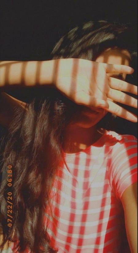 ستم تو یہ ہے کہ میرے خلاف بولتے ہیں
وہ لوگ جن سے میں نے کبھی کلام بھی نہیں کیا