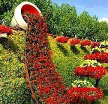 ﺻﺒﺢ ﺍُﭨﮭﺘﮯ ﮨﯽ ﻣﺠﮭﮯ...ﺳﺐ ﺳﮯ ﭘﮩﻠﮯ...ﺗُﻢ ﯾﺎﺩ ﺁتے ﮨﻮ...ﮐﯿﻮﮞ...؟ ﻣﯿﮟ ﻧﮩﯿﮟ ﺟﺎنتی....ﭘﺮ ﻣﺠﮭﮯ ﭘﮩﻠﮯ ﺗﻮ ﺍﭼﮭﺎ ﻟﮕﺘﺎ ﺗﮭﺎ...ﺁﻧﮑﮫ ﮐُﮭﻠﺘﮯ ﮨﯽ ﺗﻤﮩﺎﺭﺍ ﺧﯿﺎﻝ..۔.ﺗﻤﮩﺎﺭﯼ ﺳﻮﭺ....!!!
ﭘﺮ ﺍﺏ ﻣﺠﮭﮯ ﻧﻔﺮﺕ ﮨﻮﻧﮯ ﻟﮕﺘﯽ ﮨﮯ....ﮨﺮ ﺍُﺱ ﺧﯿﺎﻝ ﺳﮯ....ﮨﺮ ﺍُﺱ ﯾﺎﺩ ﺳﮯ....ﺟﻮ ﺗُﻢ ﺳﮯ ﺟُﮍﯼ ﮨﻮ...ﺍﻭﺭ ﺳﺐ ﺳﮯ ﺑﮍﮪ ﮐﮯ ﺧﻮﺩ ﺳﮯ...ﺟﺲ ﻧﮯ ﺗﻢ جیسے ﺍﻧﺴﺎﻥ ﮐﻮ ﺍﭘﻨﯽ...