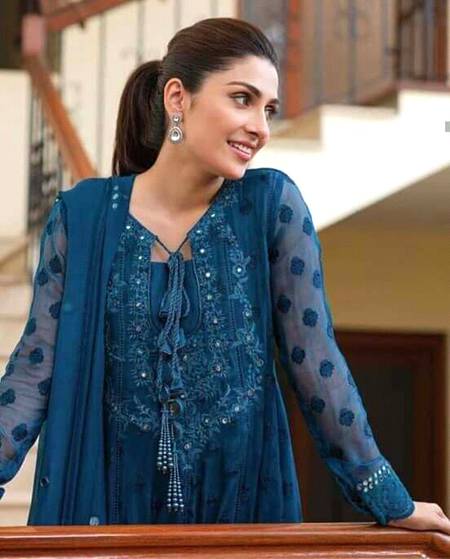Ayeza Khan