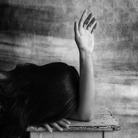 مجھ سے اکتائے ہوئے لوگوں میں۔۔۔۔۔۔!
میں نے اپنا بھی نام دیکھا ہے۔۔۔۔۔۔!