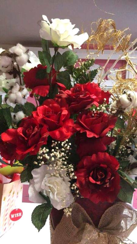 *لوگوں کی خوبیوں  میں سے ایک خوبی یہ بھی ہے  کہ وہ اپنی  برائیاں  زیادہ دیر تک چھپا نہیـں سکتا