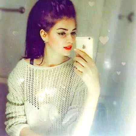 Na kiSi sE jlti hUn🔥🔥
Na kiSi ko jalati hUn😉
KyUn k main apnE baba ki eK maSoOm c shEhzadi hUn!