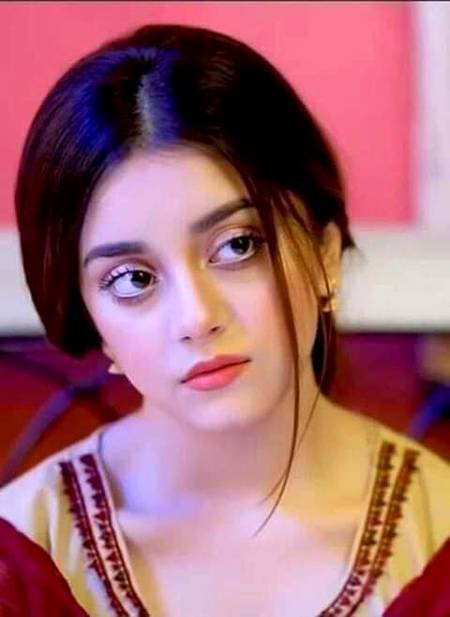 Chaand🥀
میری نظر سے گرنے کے بعد  بیشک تم
فلک کے چاند ستارے بنو، میرا کیا ؟