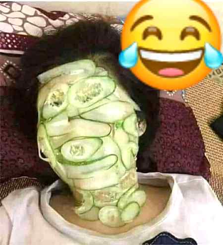 لڑکیاں عید کی تیاریوں میں مصروف🤭