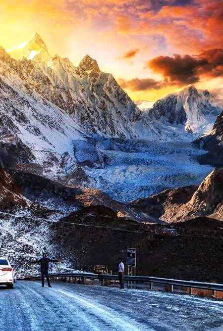 Beautifu hills view skardu Pakistan ✨