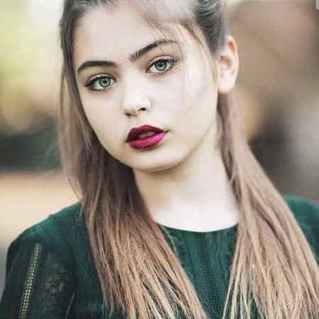 HUm matlabi nahi k chahnE waloOn ko dhOka de___bsS hMain samjhna hur Kisi k BsS ki baat nahi !!!😒