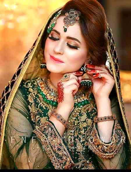 مینه کول مې درنه زده کړل
ژړل خندل می درنه زده کړل
په چل کتل مې درنه زده کړل
سترګی وهل می درنه زده کړل
اوس راته ښایه د بڼو اشارتونه!