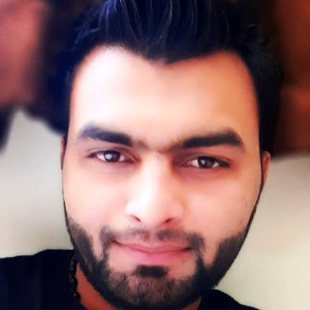 میں اور میری تنہائی