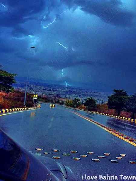 Rainy day bahriya town😍