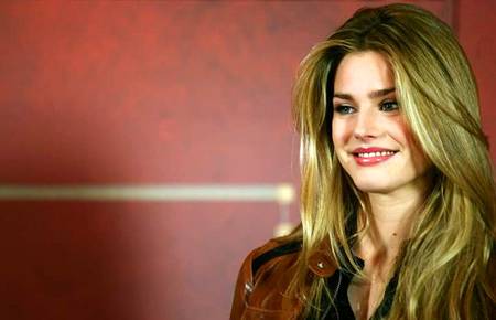 Beautifull girl with beautifull smile 😍😘