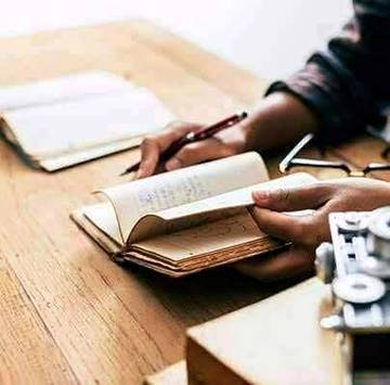 ﮨﯿﮟ ﻧﺎ ﻣﺠﮭﮯ ﻏﻠﻂ ﻓﮩﻤﯿﺎﮞ
ﺗﺠﮭﮯ ﺟﺐ ﺑﮭﯽ ﻟﮑﮭﺎ ﺍﭘﻨﺎ ﻟﮑﮭﺎ