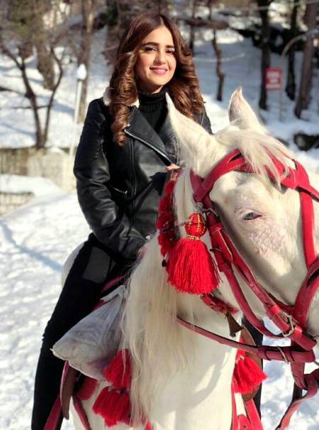 Sumbul Iqbal khan