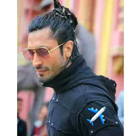 گورنمنٹ نے باہر جانے سے 
منع کیا ہے 😒
میری پوسٹ پہ آنے سے
 نہیں😋
اتھے مرو سارے🙊🙊😒😒