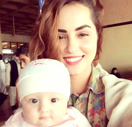 Nimra khan with cute baby...😍❤