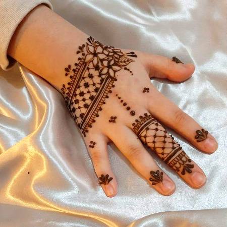 Child hand...☺