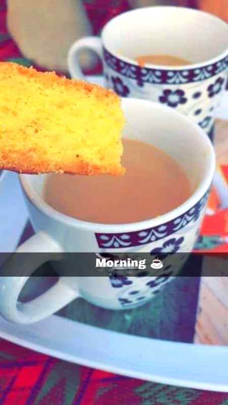 چلو چائے پر شاعری ہو جائے_؟

ہم تلخیوں سے بھرے سر پھرے لوگ،
چائے نہ پیئیں گے۔۔ تو مر جائے گے🙃✌️❤😋