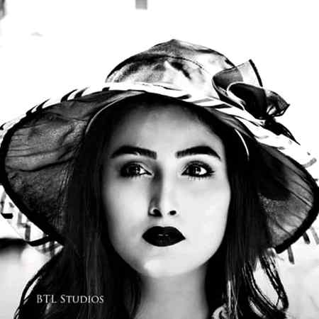 Ham uthty hwy soraj se nigahen milaty hain..🔥..
Ham guzri hwi rat py matam nhi krty. ..🔥
